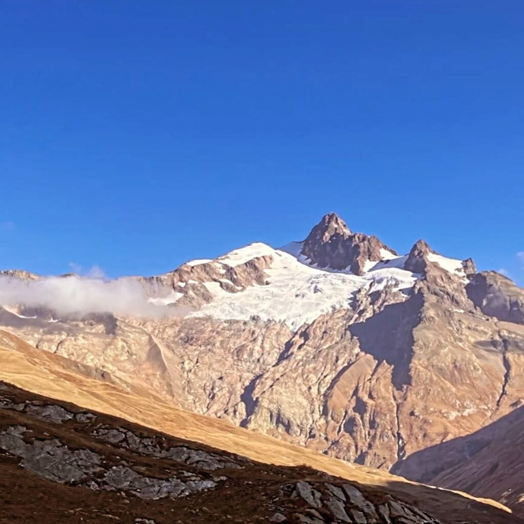 Instagram post from clemence_randoyoga. This post is in position 3.